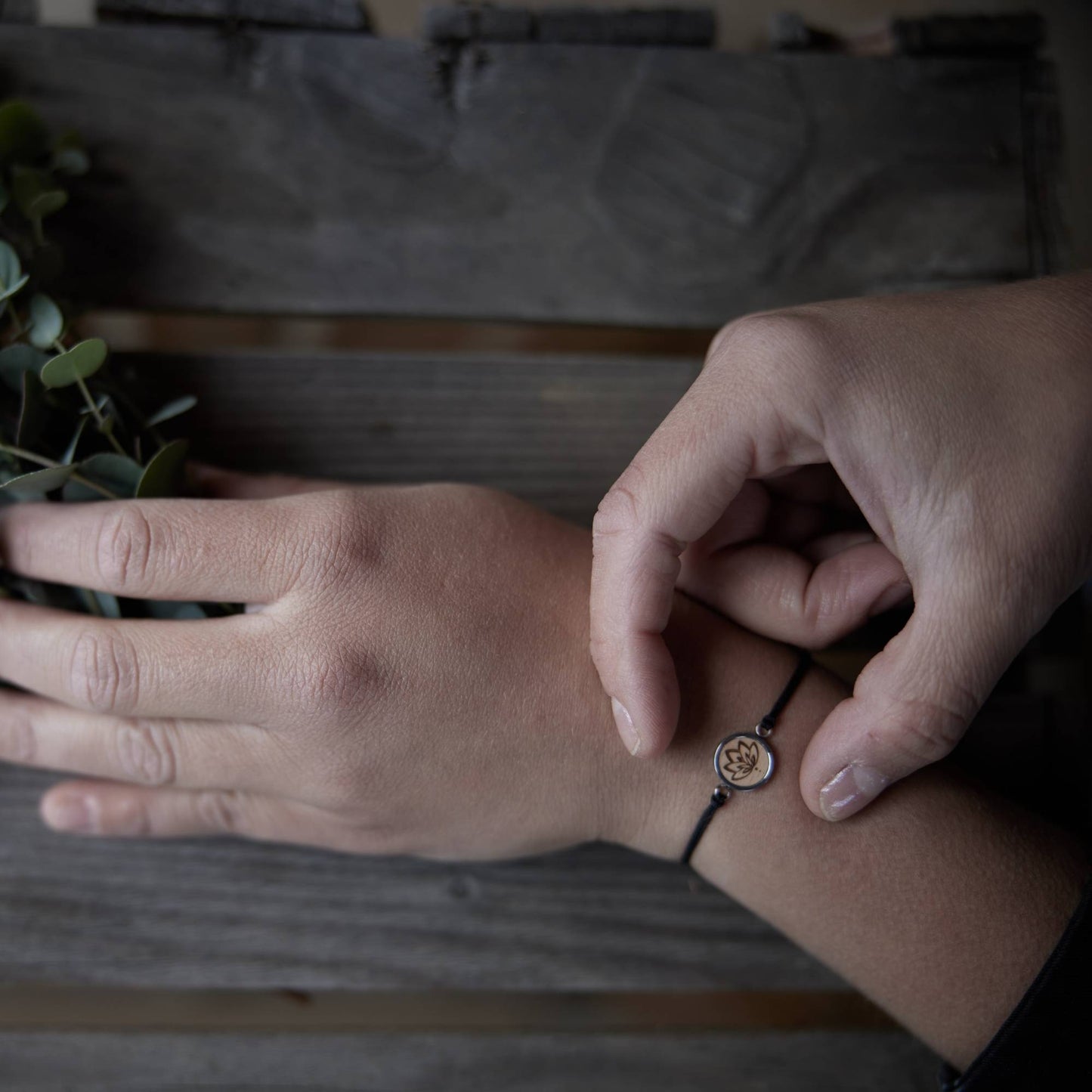 Armband "Lotusblume" Holz Buche