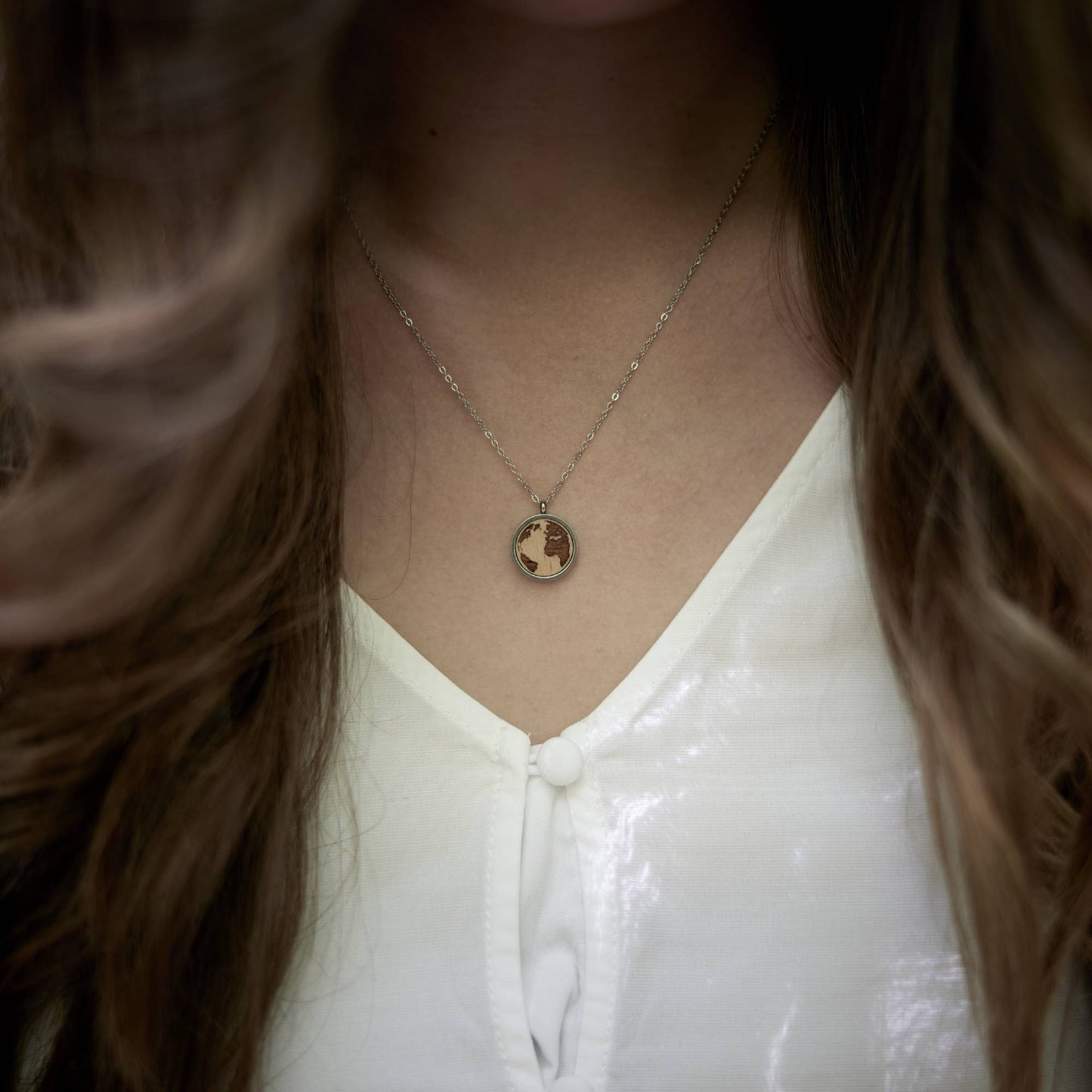 Halskette "Weltkugel" Holz Buche