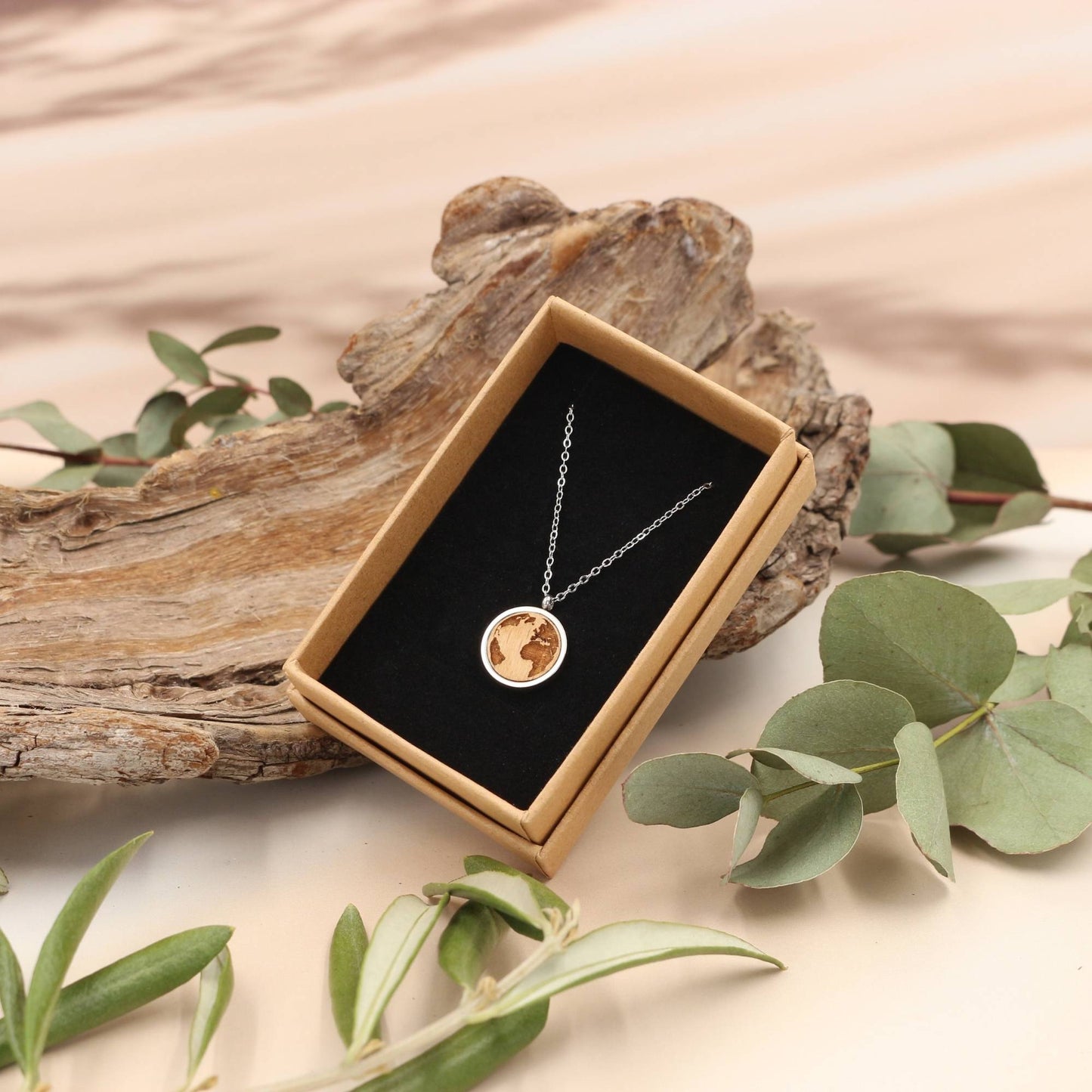 Halskette "Weltkugel" Holz Buche