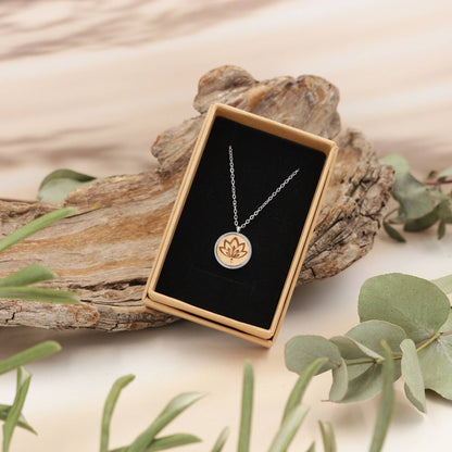 Halskette "Lotusblume" Holz Buche